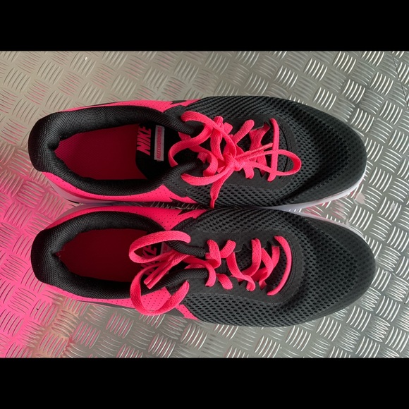 Brand New! NIKE Flex Experience 5 youth running shoe! - Picture 1 of 8